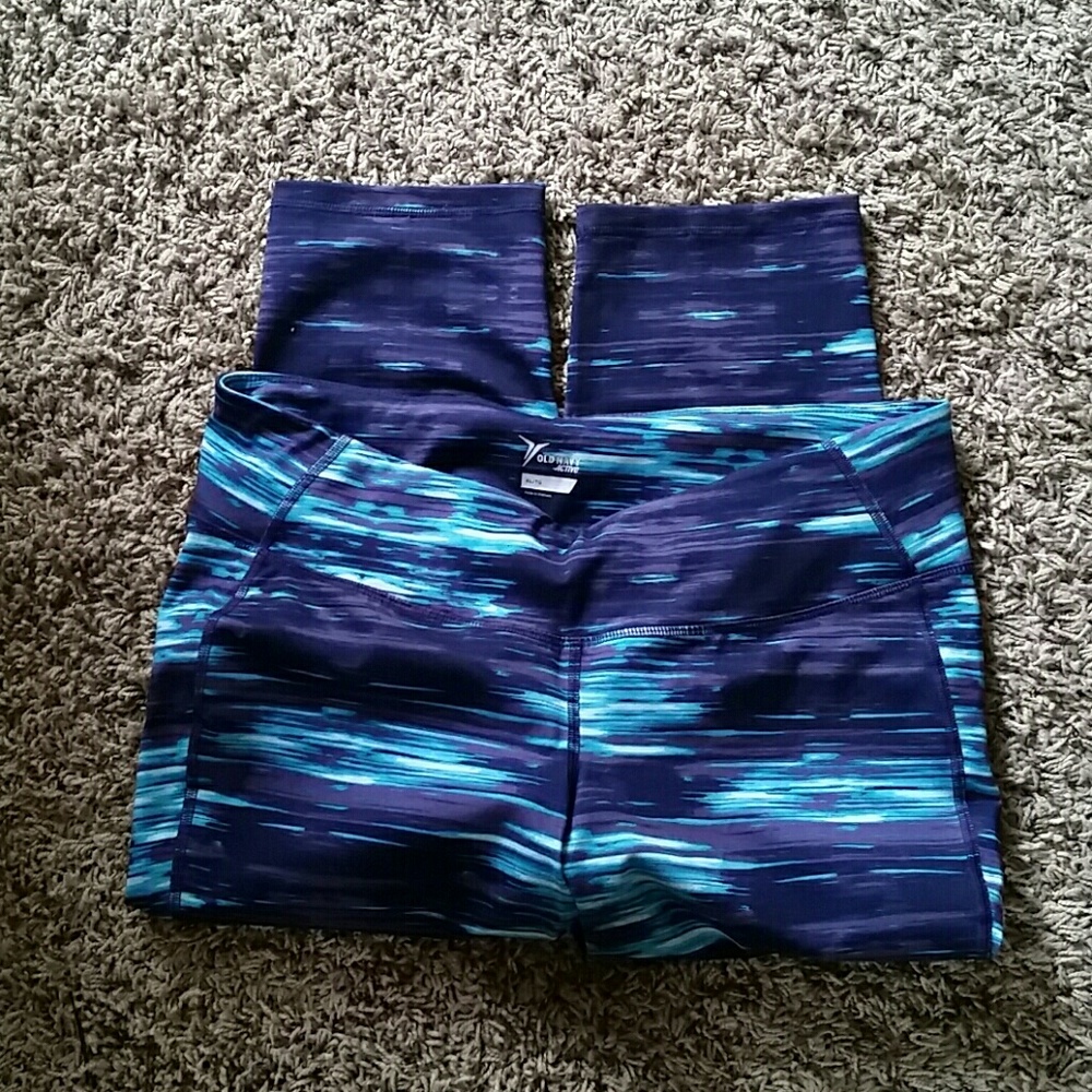 Old Navy active Capri workout pants
